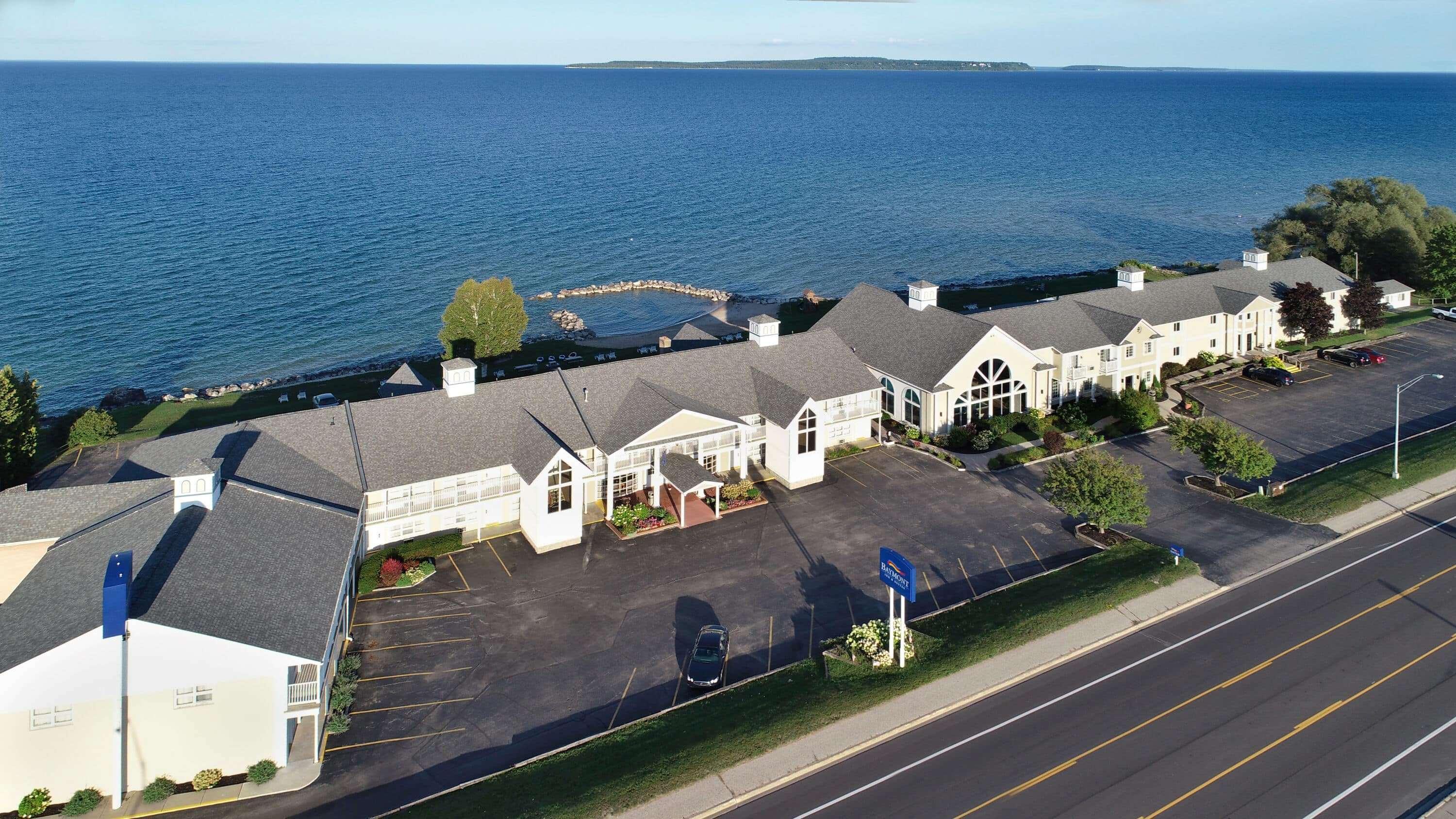 Baymont By Wyndham St. Ignace Lakefront Bagian luar foto