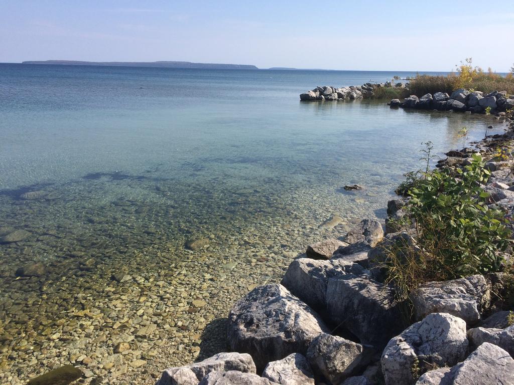 Baymont By Wyndham St. Ignace Lakefront Bagian luar foto
